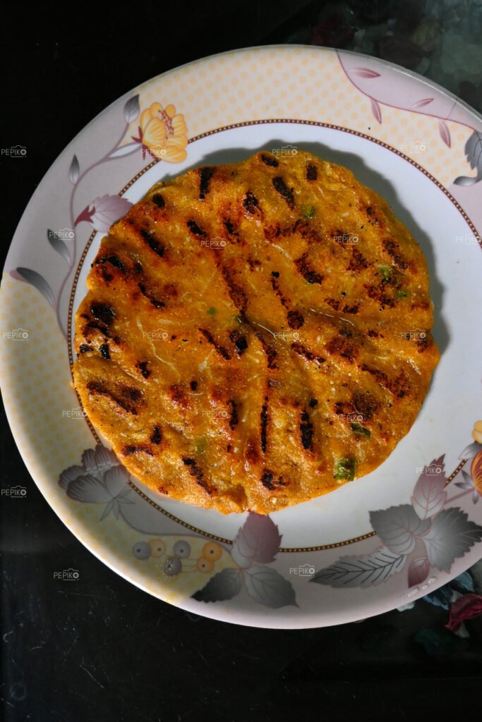 The Indian Chapati made of corn wheat is used to eat in Punjab India in winters