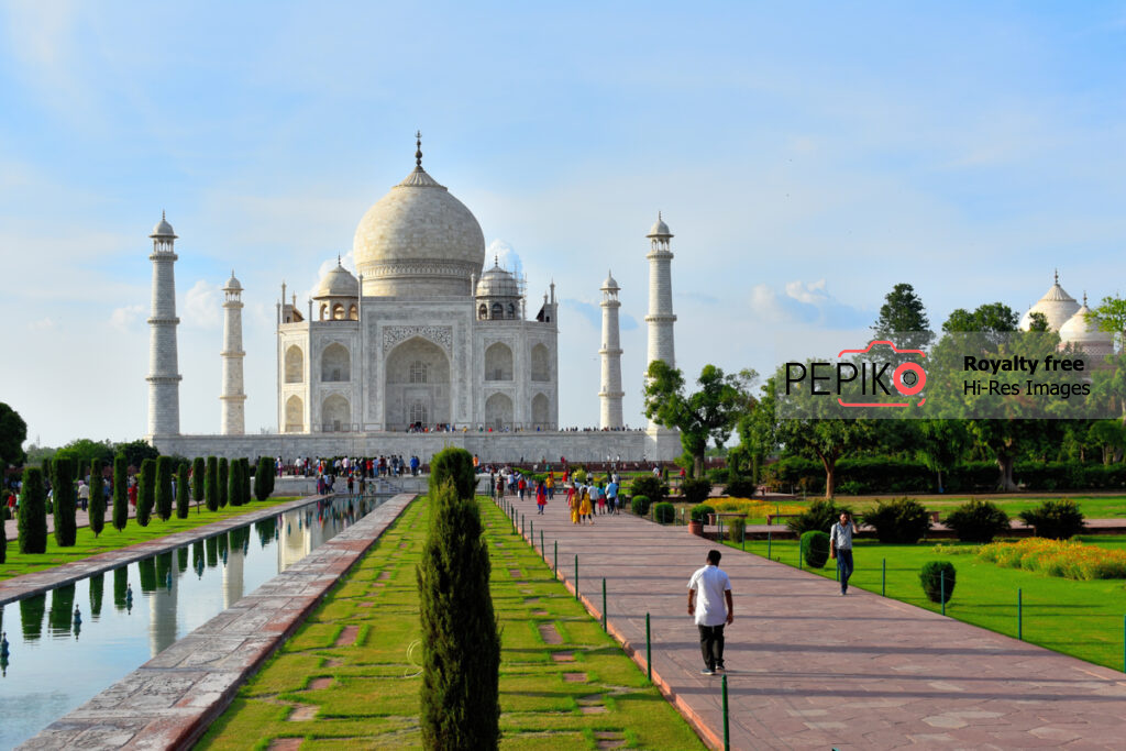 
									Beautiful picture world’s seventh wonder The Taj Mahal from India