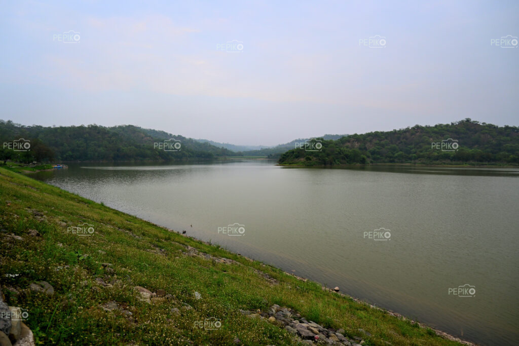 Lake view of Siswa damm located in Ropar, Punjab